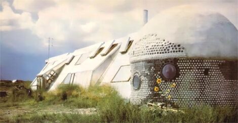 The Energy Efficient Homes of Michael Reynolds Image